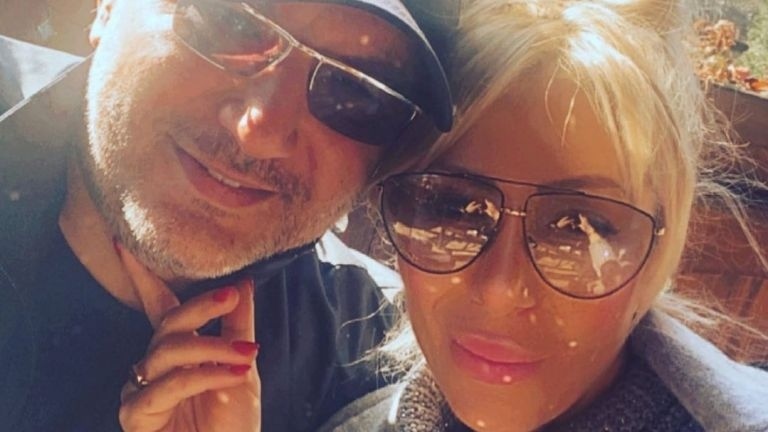 Шеф Манчев и новата му жена на черноморски курорт